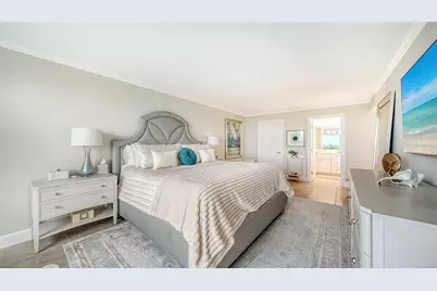 2425 Gulf Of Mexico Drive #1B, Longboat Key, FL 34228 - Photo 12