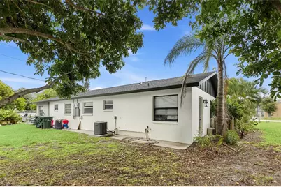 2047 & 2051 Fiesta Drive, Sarasota, FL 34231 - Photo 22