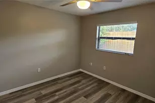 2047 & 2051 Fiesta Dr, Sarasota, FL 34231 - Photo 20