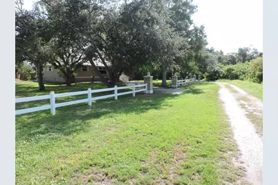 905 Colonial Road, Venice, FL 34293 - Photo 12