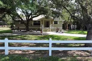 905 Colonial Rd, Venice, FL 34293 - Photo 1