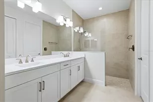 2605 Star Apple Wy, Sarasota, FL 34240 - Photo 20