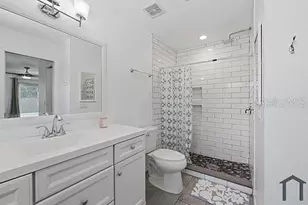 4404 Meadow Creek Cir, Sarasota, FL 34233 - Photo 26