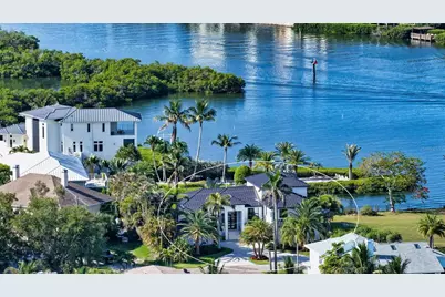 1516 Ridgewood Lane, Sarasota, FL 34231 - Photo 2