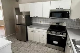 3509 Norwood Ct, Sarasota, FL 34234 - Photo 8