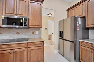 2780 Bethel Ct S, Saint Petersburg, FL 33712 - Photo 10