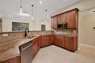 2780 Bethel Ct S, Saint Petersburg, FL 33712 - Photo 8