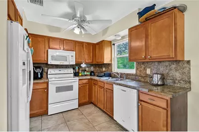 2316 Powell Circle, Sarasota, FL 34234 - Photo 12