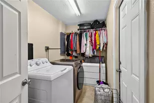 2316 Powell Cir, Sarasota, FL 34234 - Photo 24