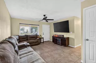 2316 Powell Cir, Sarasota, FL 34234 - Photo 8