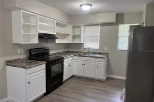 927 33rd Ave W, Bradenton, FL 34205 - Photo 4