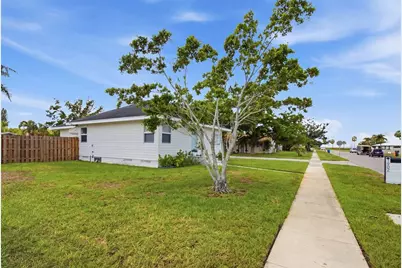 1902 Saint George Drive, Bradenton, FL 34208 - Photo 36