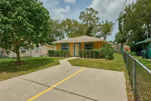 212 13th Ave W, Bradenton, FL 34205 - Photo 2