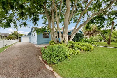 2070 Hyde Park Street, Sarasota, FL 34239 - Photo 2