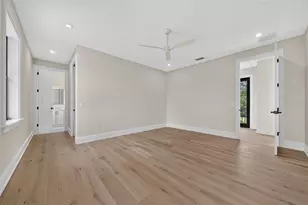 656 Tropical Cir, Sarasota, FL 34242 - Photo 60