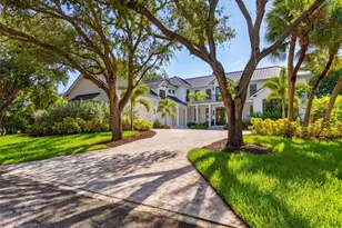 656 Tropical Cir, Sarasota, FL 34242 - Photo 2