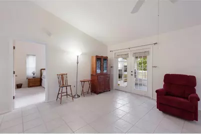 4413 74th Avenue E, Sarasota, FL 34243 - Photo 8