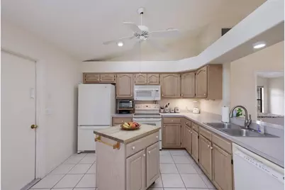 4413 74th Avenue E, Sarasota, FL 34243 - Photo 12
