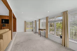 2404 Bispham Rd, Sarasota, FL 34231 - Photo 18