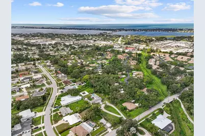 2404 Bispham Road, Sarasota, FL 34231 - Photo 4