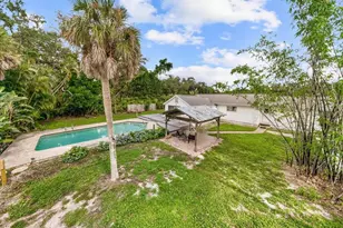 2404 Bispham Rd, Sarasota, FL 34231 - Photo 46
