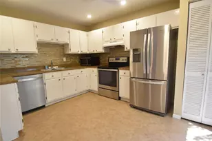 1687 Brookhouse Cir, Sarasota, FL 34231 - Photo 2