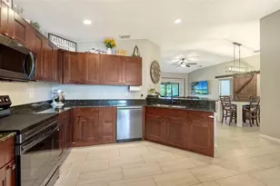 7226 34th St E, Sarasota, FL 34243 - Photo 8