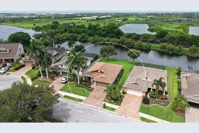 7226 34th Street E, Sarasota, FL 34243 - Photo 2