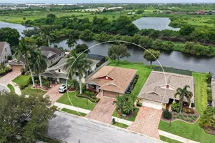 7226 34th St E, Sarasota, FL 34243 - Photo 2