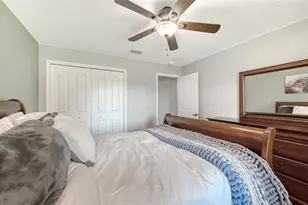 7226 34th St E, Sarasota, FL 34243 - Photo 38