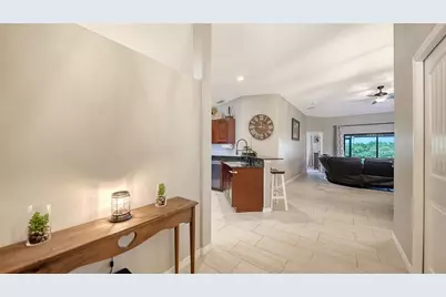 7226 34th Street E, Sarasota, FL 34243 - Photo 4