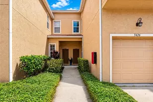 3426 Parkridge Cir, Sarasota, FL 34243 - Photo 6