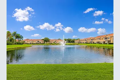 3426 Parkridge Circle #34-105, Sarasota, FL 34243 - Photo 4
