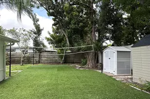 2740 Heather Pl, Sarasota, FL 34235 - Photo 16