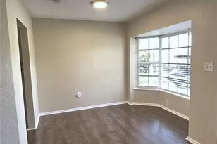 2740 Heather Pl, Sarasota, FL 34235 - Photo 6