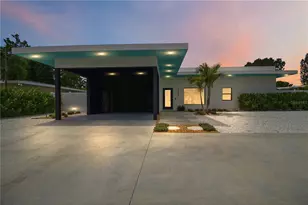 2306 Valencia Dr, Sarasota, FL 34239 - Photo 1