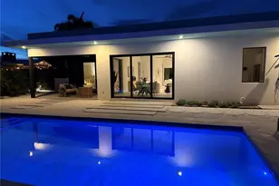 2306 Valencia Dr, Sarasota, FL 34239 - Photo 4