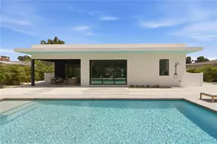 2306 Valencia Dr, Sarasota, FL 34239 - Photo 6