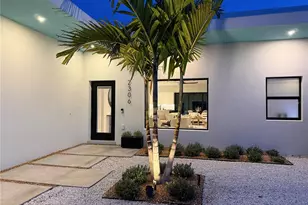 2306 Valencia Dr, Sarasota, FL 34239 - Photo 26