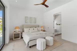 2306 Valencia Dr, Sarasota, FL 34239 - Photo 10