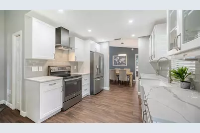 1551 Georgetowne Lane, Sarasota, FL 34232 - Photo 10