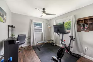 1551 Georgetowne Ln, Sarasota, FL 34232 - Photo 20