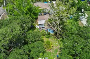 2126 Olentary St, Sarasota, FL 34231 - Photo 2
