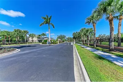 8920 39th Street Circle E, Parrish, FL 34219 - Photo 32