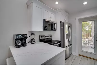 76 N Shore Drive, Anna Maria, FL 34216 - Photo 10