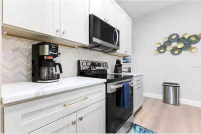 2047 Roselawn Street, Sarasota, FL 34231 - Photo 4