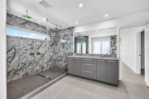2590 Floyd St, Sarasota, FL 34239 - Photo 44