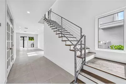 2590 Floyd Street, Sarasota, FL 34239 - Photo 2