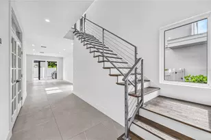 2590 Floyd St, Sarasota, FL 34239 - Photo 2