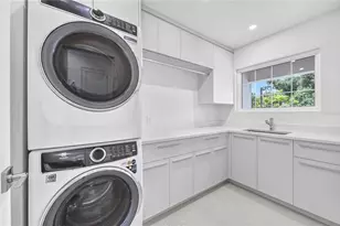 2590 Floyd St, Sarasota, FL 34239 - Photo 50